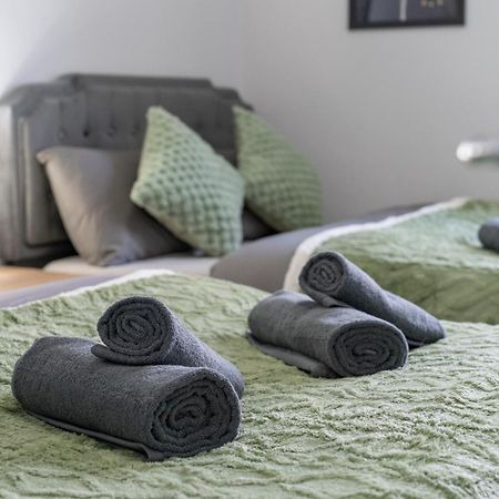 Open Mind Property - Apartment With 2 Double Beds พอร์ตสมัธ ภายนอก รูปภาพ