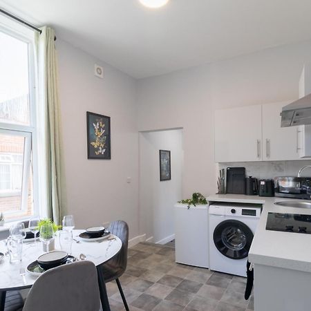 Open Mind Property - Apartment With 2 Double Beds พอร์ตสมัธ ภายนอก รูปภาพ