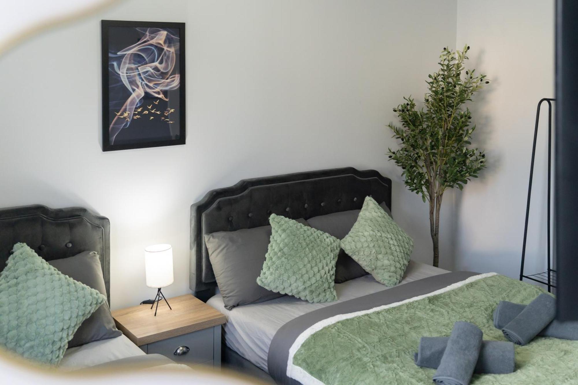 Open Mind Property - Apartment With 2 Double Beds พอร์ตสมัธ ภายนอก รูปภาพ